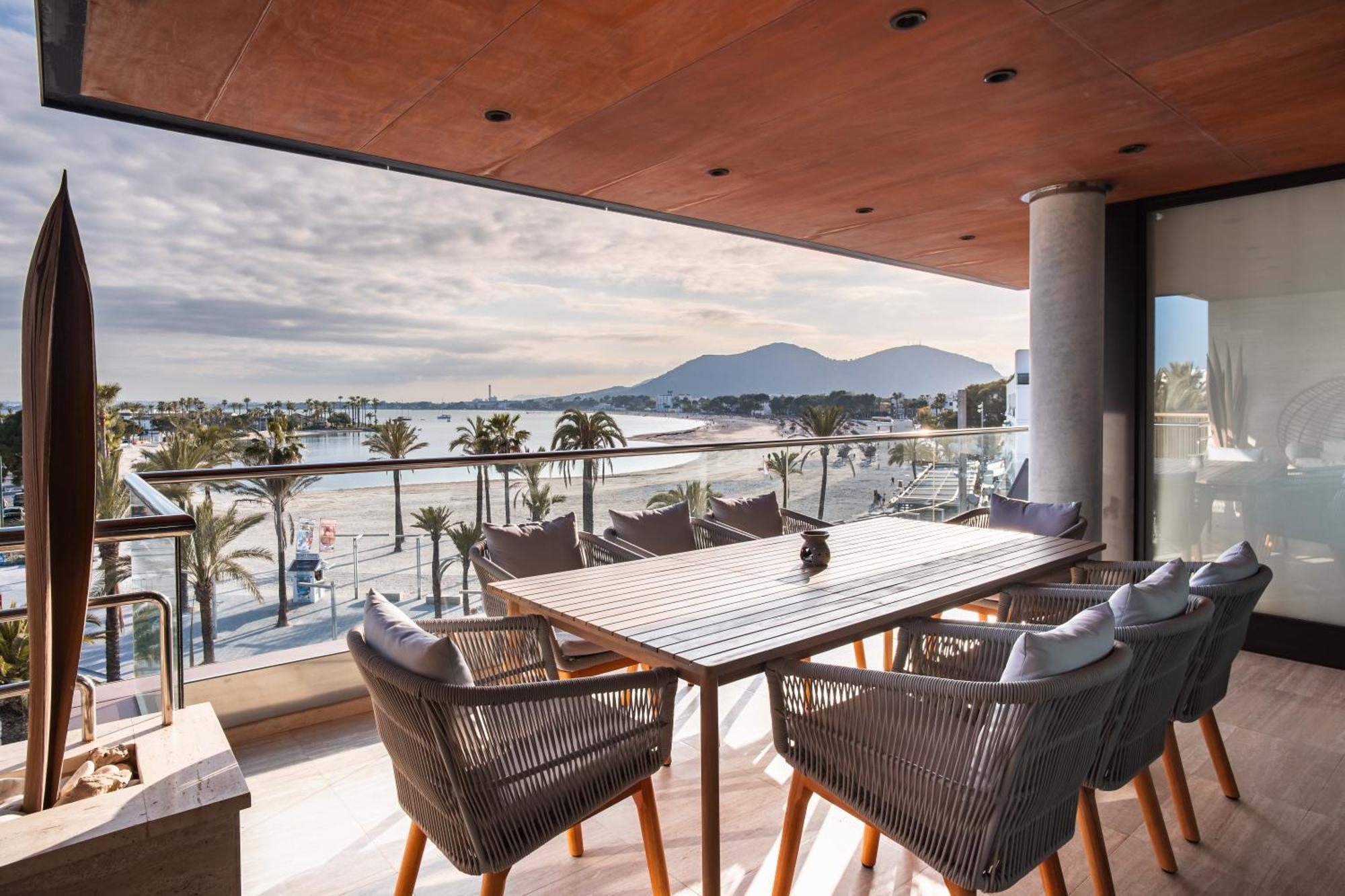Luxury Sea View Apartment In Puerto De Alcudia Exterior photo